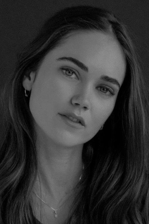 Maeve Whalen as Molly