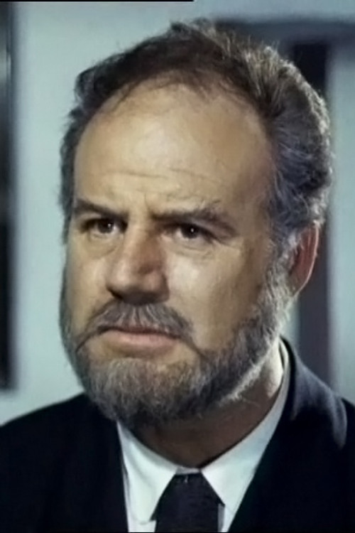 Giannis Argyris as police officer