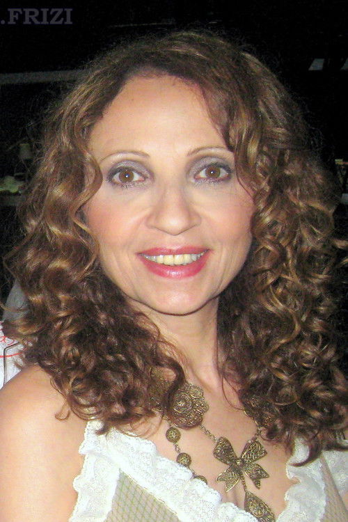 Glykeria Kotsoula as Singer