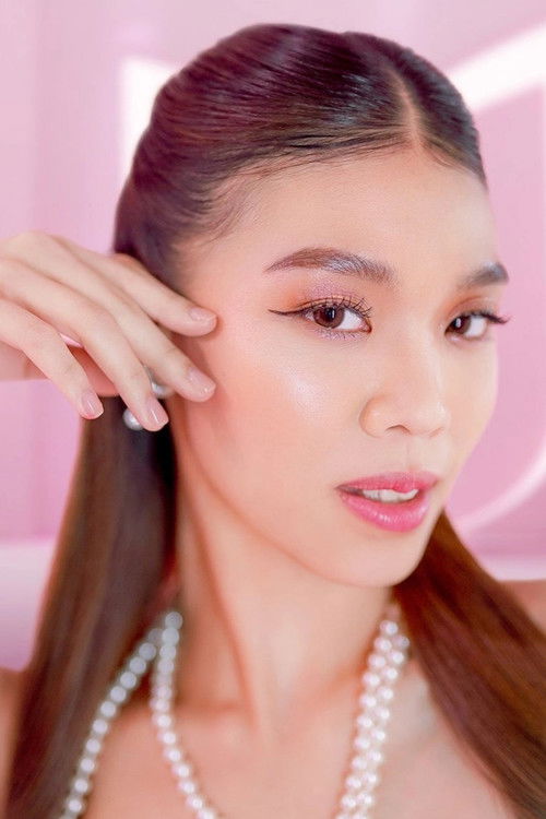 Stacey Sevilleja as Self