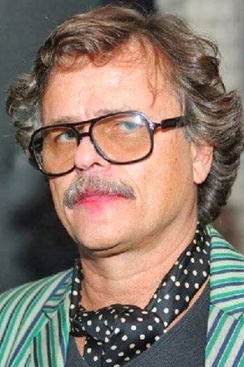 George Freire as Estevão