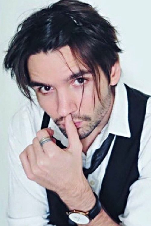 Vincent Cyr as Jonathan Cooper