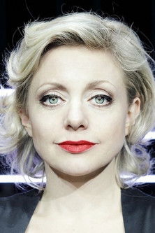 Hilde Louise Asbjørnsen as Frøken Kanin (voice)