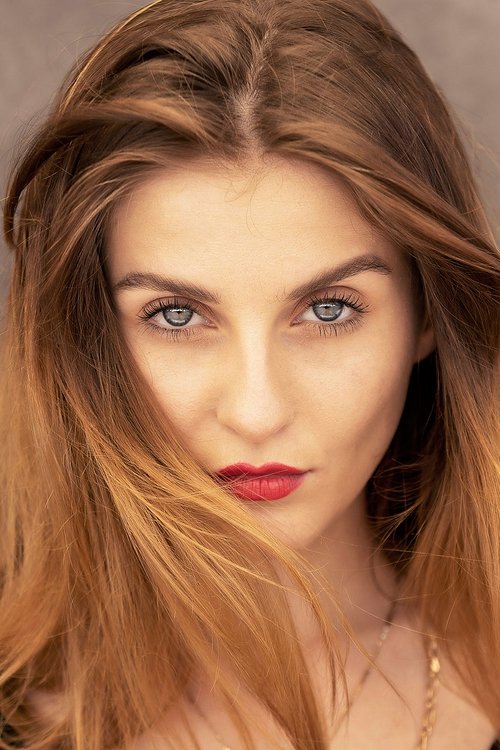 Uratë Shabani as Besa