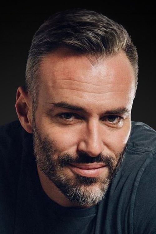 Christian Mortensen as Tjener