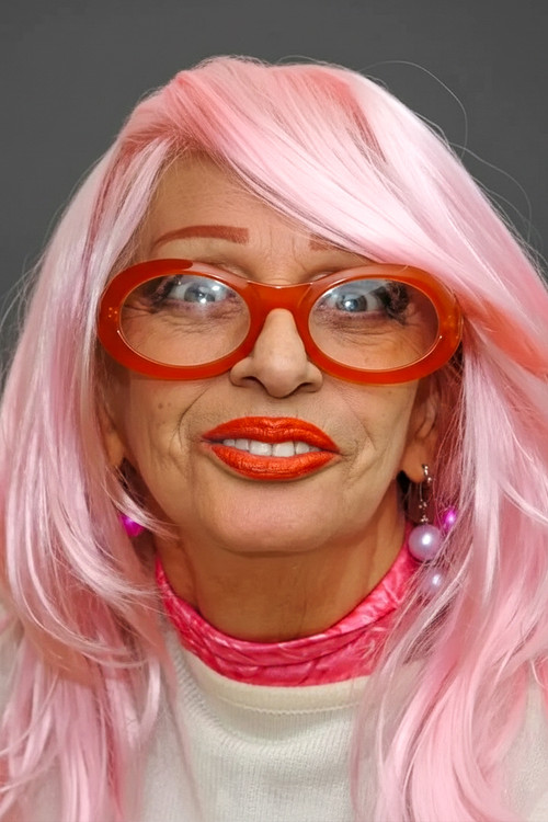 Aysel Gürel as Şaziye