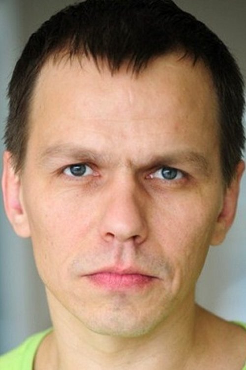 Vladimir Maslakov as Wolf