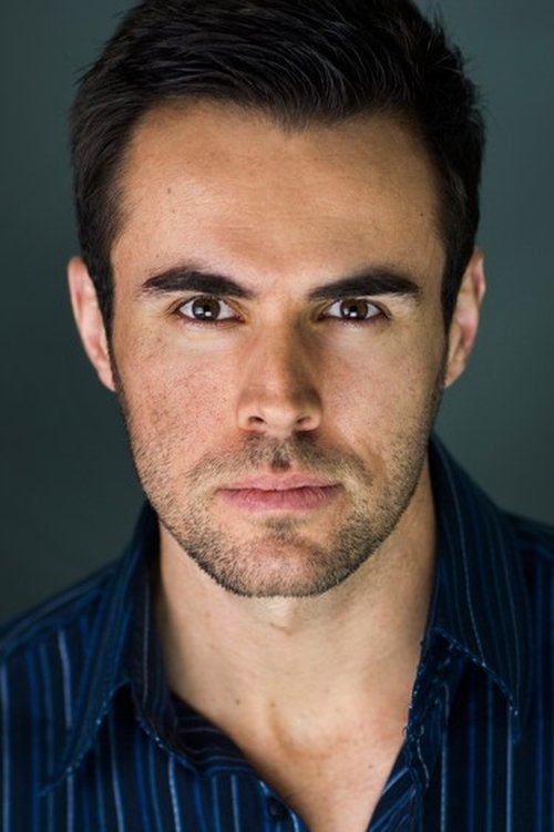 Ruan Martins as Detective Bruce Kent