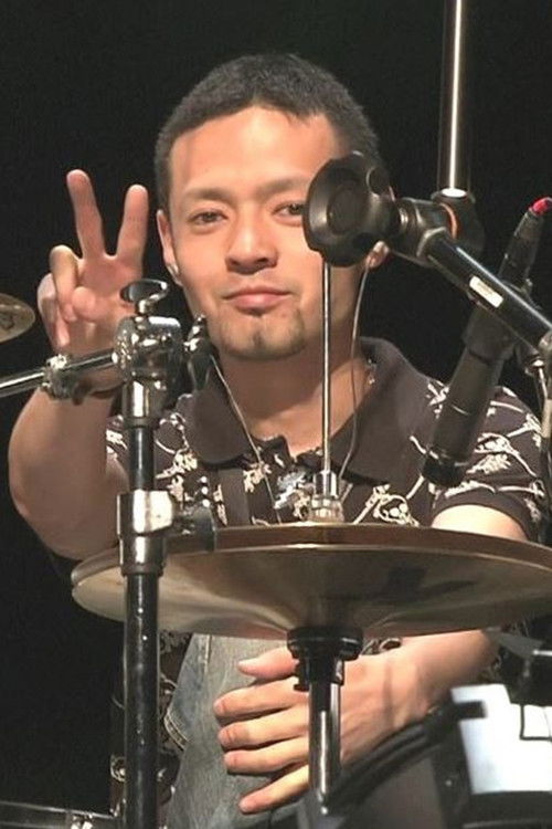 折田新 as Drums