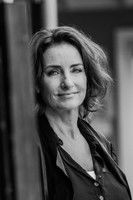 Luciënne Kenter as Self