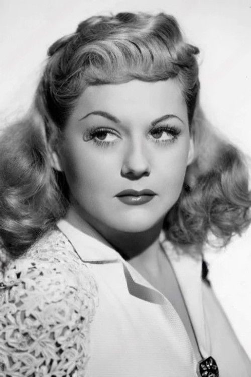 Patricia Knox as Vera Moore