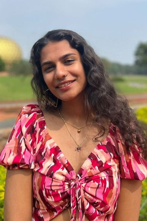 Disha Agarwaal as Sally