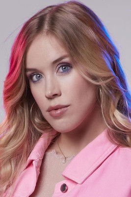 Alèxia Pascual as Blanca