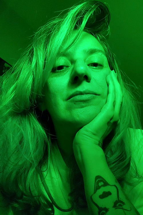 Patty Fang as Esquisita do Papel Crepom