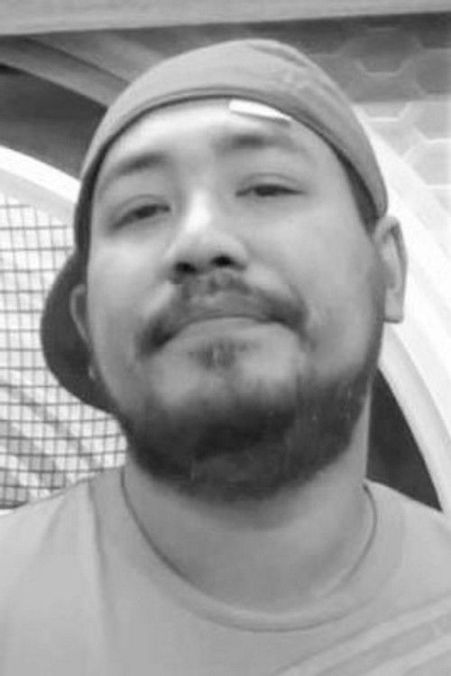 Yus Jambu as Nelayan 1