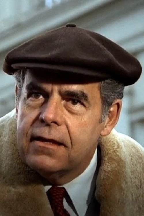 Augusto Larreta as King Taylor