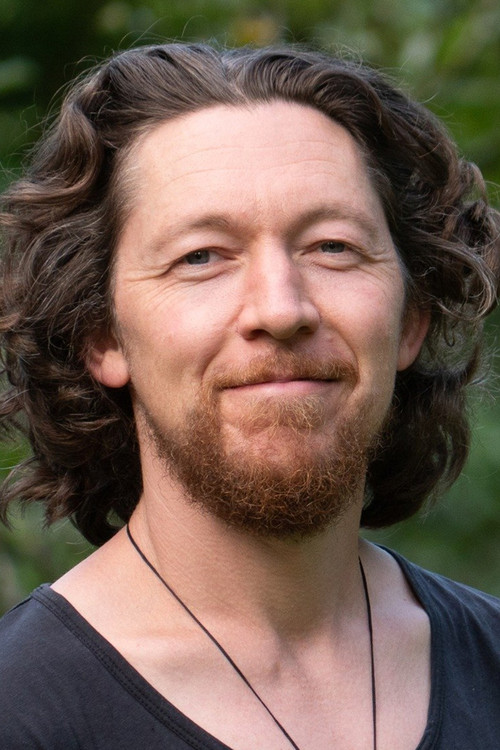 Toby Ricketts as Narrator (voice)