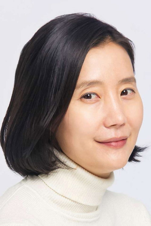 Kim Chae-won as Court Lady Choi