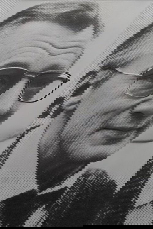 Vladimir Trifonov as prodavets morozhenogo