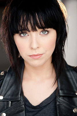 Sarah De La Isla as Foxfur