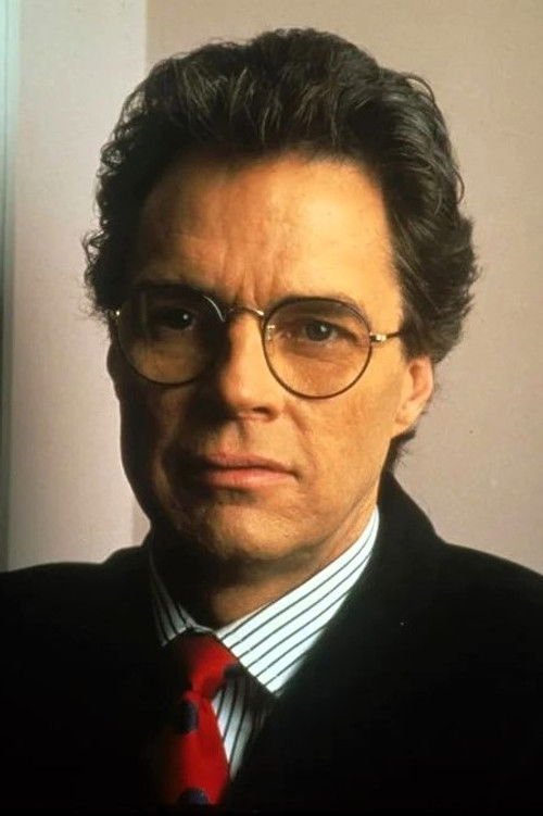 Richard Beymer as Philip Harrington