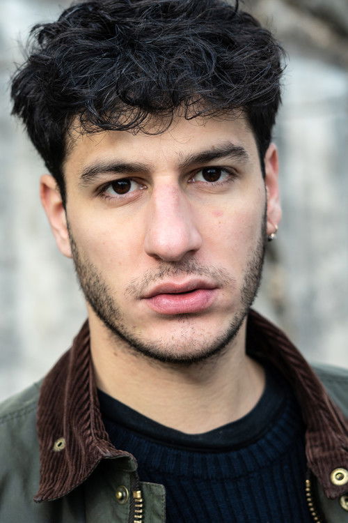 Diego Giangrasso as Dario
