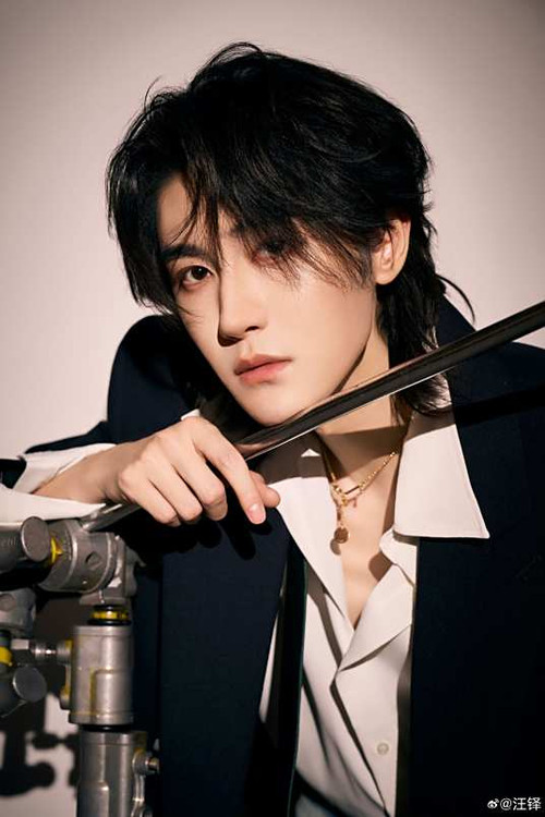 Wang Duo as 秦一凡