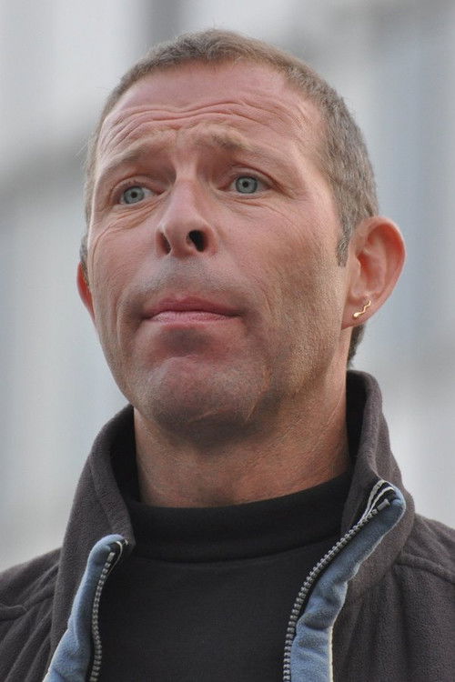 Stefan Lindfors as lavastaja