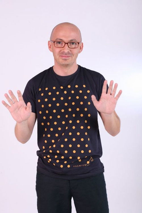 Claudiu Maier as Policeman