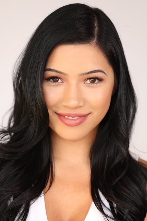 Julia Kelly as Maxine