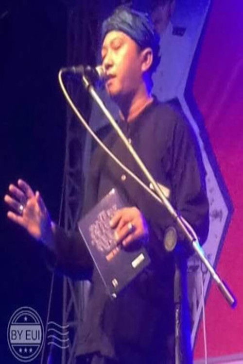 Dhanny Saman as Wulan's father