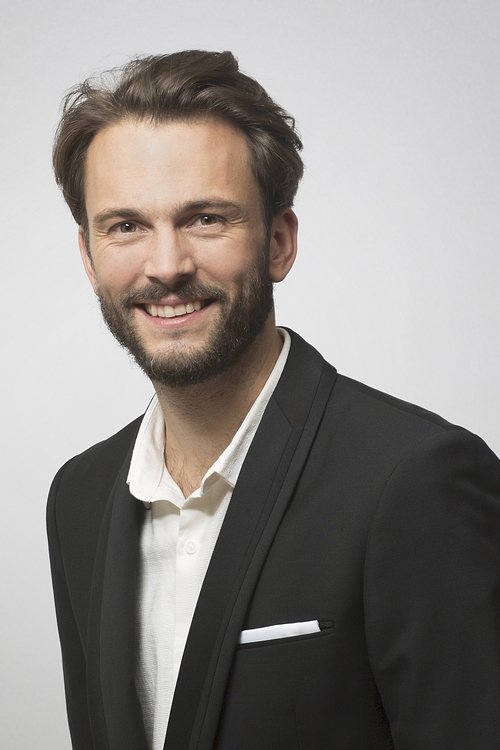 Kåre Magnus Bergh as Programleder