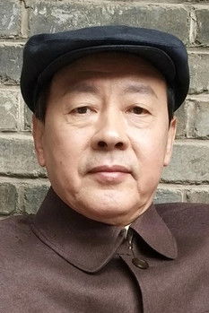 Hou Tianlai as Chief of Police