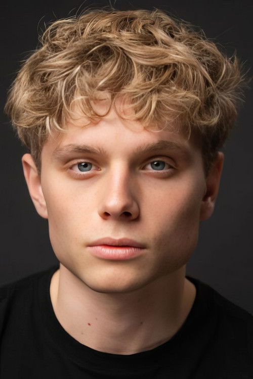 Julius Busch as Paul Pape