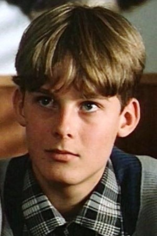 Adam Tønsberg as Bjørn