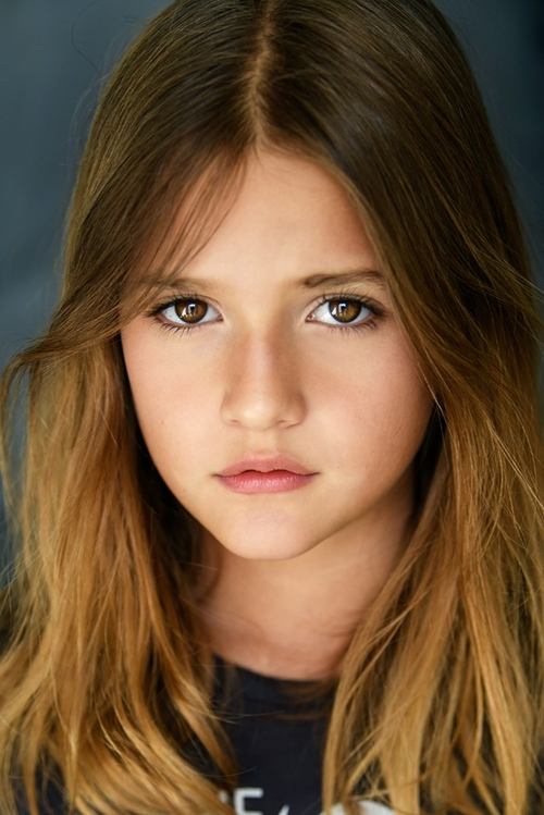 Lily Jane as Young Taylor