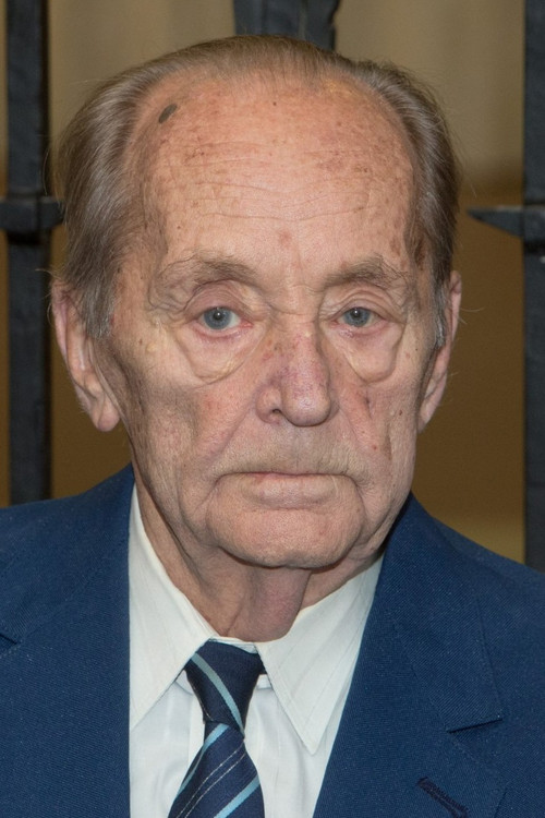 Vaino Väljas as Self