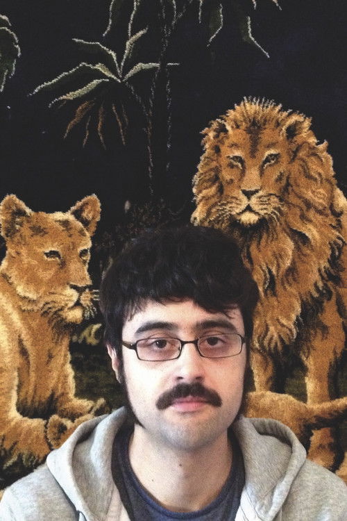 Chema García Ibarra as Comentarista de fútbol (No acreditado)