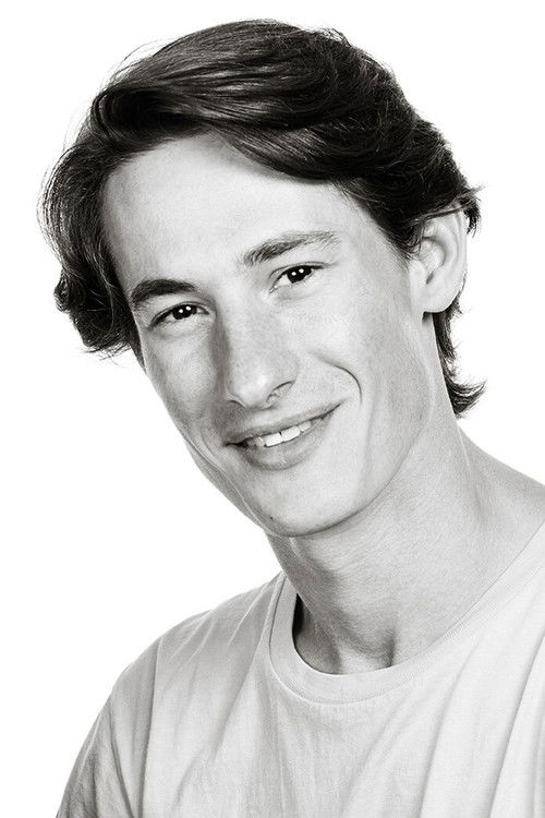 Alexander Jones as Giovanni