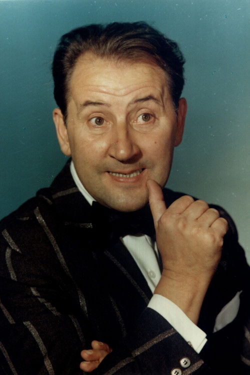 Horia Șerbănescu as şeful de cabinet al Primului ministru