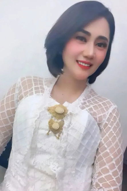 Aida Saskia as Jenna