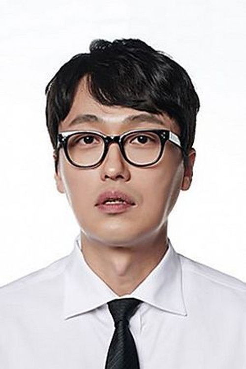 Bae Ho-geun as 