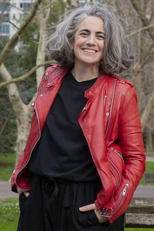 Lara Izagirre as Self