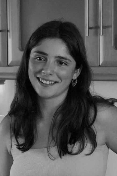 Carolina Lopes as Ana