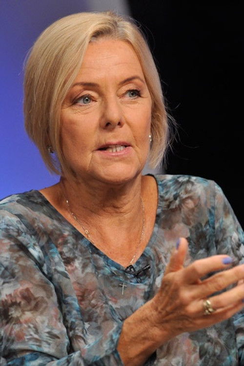 Bernadette Sára as Gizella