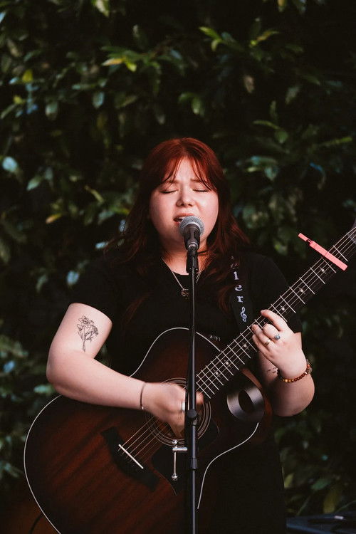 Kieler Avery as Chloe