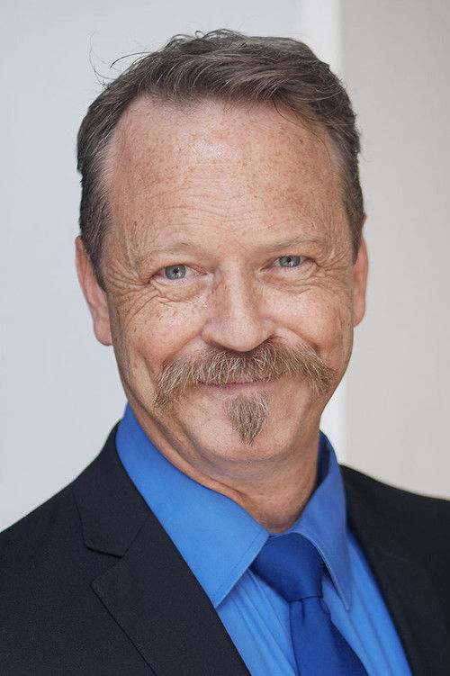 Tom Bottelsen as Larry