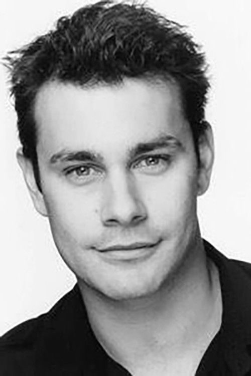 Teo Gebert as Warren