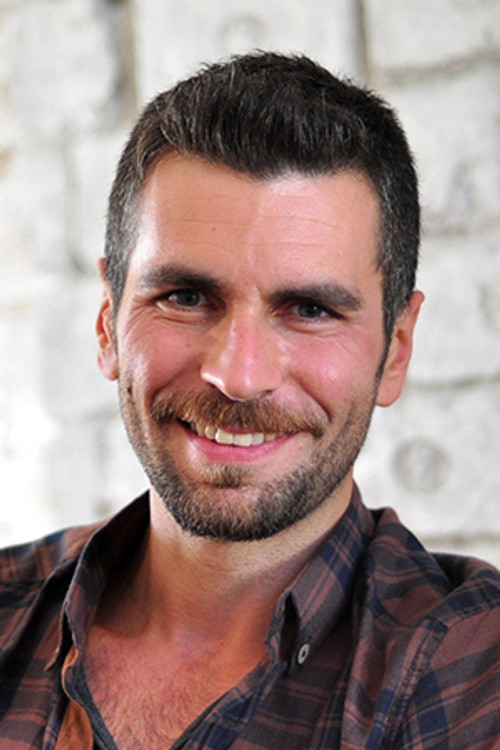 Gökhan Mumcu as Kenan