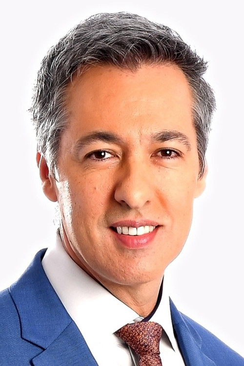 Nivaldo Prieto as Narrator